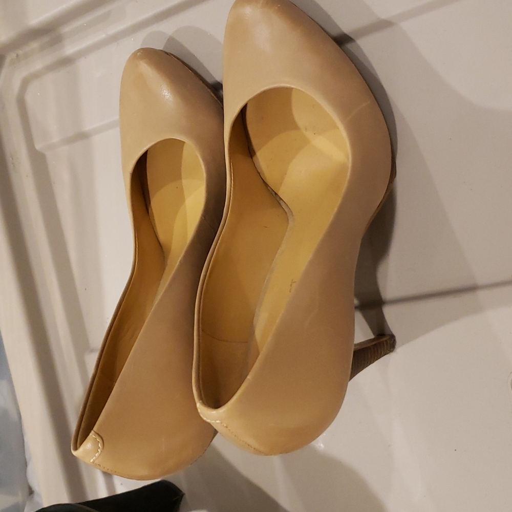Nine west, nude color heels